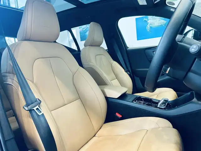 ボルボ ＸＣ４０ T4 AWD インスクリプション 大阪府 2020(令2)年 1.4万km 青 サンルーフ/ハーマンカードン/ベージュレザー/パワーシート/Dシートメモリ/シートヒーター/ステアリングヒーター/ACC/BLIS/純正ナビ/TV/３６０度カメラ/applecarplay/純正19インチAW/LEDヘッドライト/電動リアゲート/ワイヤレス充電/自動駐車