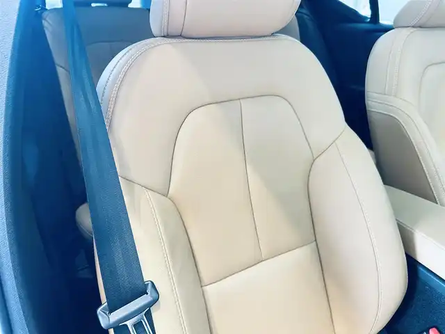 ボルボ ＸＣ４０ T4 AWD インスクリプション 大阪府 2020(令2)年 1.4万km 青 サンルーフ/ハーマンカードン/ベージュレザー/パワーシート/Dシートメモリ/シートヒーター/ステアリングヒーター/ACC/BLIS/純正ナビ/TV/３６０度カメラ/applecarplay/純正19インチAW/LEDヘッドライト/電動リアゲート/ワイヤレス充電/自動駐車