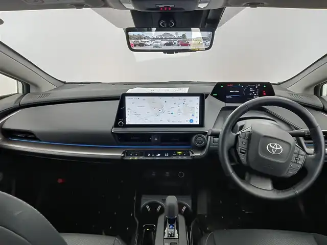 トヨタ プリウス Z 愛知県 2023(令5)年 1.6万km プラチナホワイトパールマイカ 純正12.3型ナビ（フルセグ、Bluetooth、APPleCarplay)/全方位カメラ/ETC2.0/置くだけ充電/BSM/パーキングアシスト/デジタルインナーミラー/メモリ付きパワーシート/パワーバックドア/シートヒーター、エアシート/ハンドルヒーター/ACC/衝突軽減ブレーキ/レーンキープアシスト/コーナーセンサー（前後）/オートハイビーム/LEDヘッドライト/オートライト/スマートキー/USB/三点エアバック/純正フロアマット/純正19インチAW