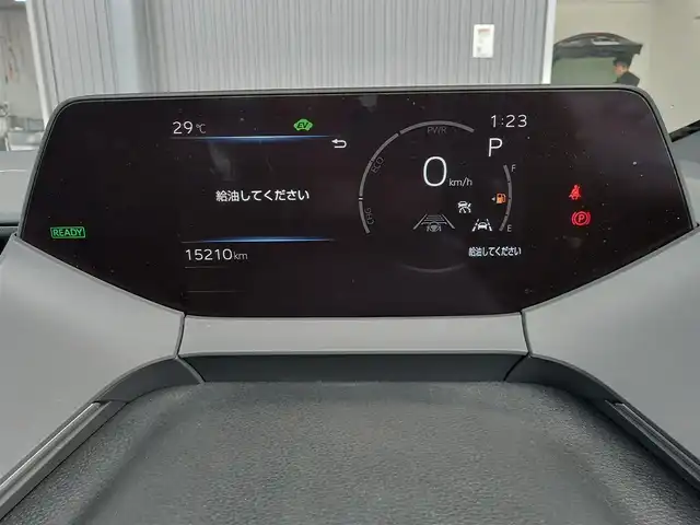 トヨタ プリウス Z 愛知県 2023(令5)年 1.6万km プラチナホワイトパールマイカ 純正12.3型ナビ（フルセグ、Bluetooth、APPleCarplay)/全方位カメラ/ETC2.0/置くだけ充電/BSM/パーキングアシスト/デジタルインナーミラー/メモリ付きパワーシート/パワーバックドア/シートヒーター、エアシート/ハンドルヒーター/ACC/衝突軽減ブレーキ/レーンキープアシスト/コーナーセンサー（前後）/オートハイビーム/LEDヘッドライト/オートライト/スマートキー/USB/三点エアバック/純正フロアマット/純正19インチAW