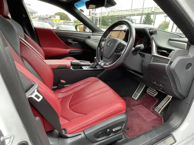 レクサス ＥＳ 300h Fスポーツ 千葉県 2019(平31)年 1.6万km ホワイトノーヴァガラスフレーク ワンオーナー/Fスポーツ/純正ナビ【フルセグ、BT、CD、USB、AUX】/サンルーフ/レーダークルーズコントロール/プリクラッシュセーフティ/センタートレース/ブラインドスポットモニター/パーキングサポートアラート/前席パワーシート（D席メモリー付）/前席ヒーター・ベンチレーション/ハンドルヒーター/パドルシフト/革巻きハンドル・シフトノブ/ビルトインETC/純正ドラレコ（前）/リアサンシェード/バックカメラ/スマートキー×２/保証書/取説/ナビ説