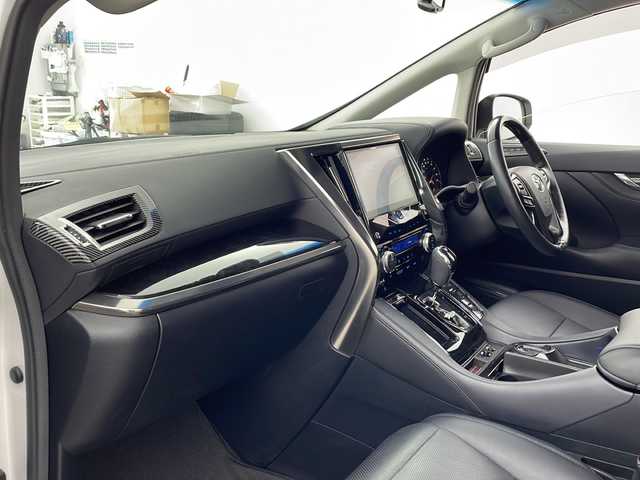 トヨタ アルファード S Cパッケージ 兵庫県 2019(平31)年 7.3万km ホワイトパールクリスタルシャイン ・社外10インチナビ/CD/DVD/SD/USB/TV/BT/・バックカメラ/・ビルトインETC/・サンルーフ/・社外11.6インチフリップダウンモニター/・前方ドライブレコーダー/・Toyota　Safety　Sense/・プリクラッシュセーフティ/・レーントレーシングアシスト/・レーダークルーズコントロール（全車速追従機能付）/・ロードサインアシスト/・アダプティブハイビームシステム/・クリアランスソナー/・両側パワースライドドア/・パワーバックドア/・革シート/・前席パワーシート/・前席シートヒーター/・前席シートベンチレーション/・AC100V電源/・ウッド調コンビステアリング/・ステアリングヒーター/・3眼LEDヘッドライト/・タナベ製ローダウンスプリング（NF210）/・プッシュスタート/・スマートキー/・社外マフラー