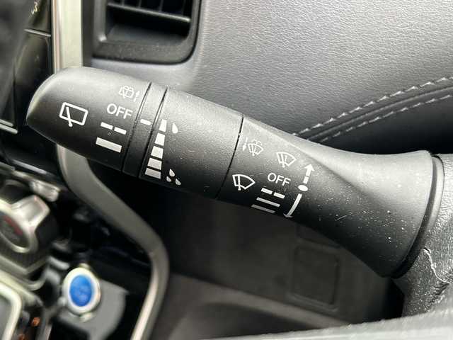 日産 セレナ e－パワー ハイウェイスター V 千葉県 2020(令2)年 4.9万km ブリリアントホワイトパール ＩＭＰＵＬエアロ　１０型ナビ　全方位カメラ　フリップダウンモニター プロパイロット フルセグ BT ETC ドラレコ 両側パワースライド ハンズフリーオートスライド パーキングアシスト HDMI