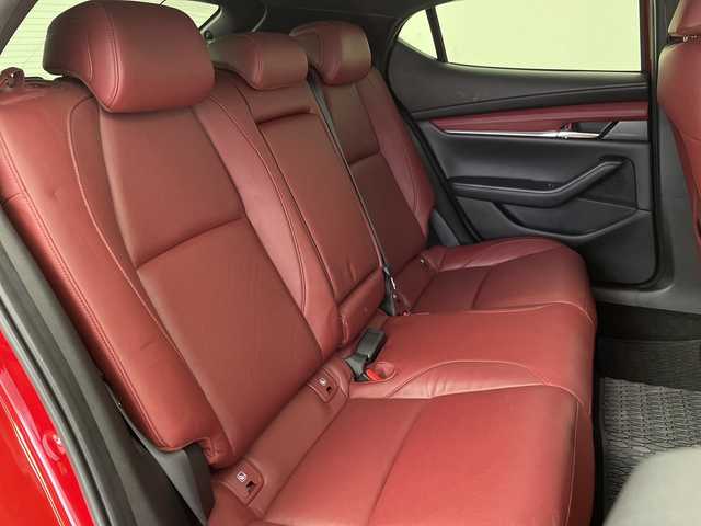 マツダ マツダ３ファストバック 20S バーガンディセレクション 愛知県 2020(令2)年 4.6万km ソウルレッドクリスタルM i-stop/社外サスペンション/社外柿本マフラー/純正ナビ/全方位モニター/フルセグ/赤革シート/シートヒーター/ステアリングヒーター/クルーズコントロール/BOSEサウンドシステム/・HUD/・BSM/ビルトインETC/保証書/取扱説明書