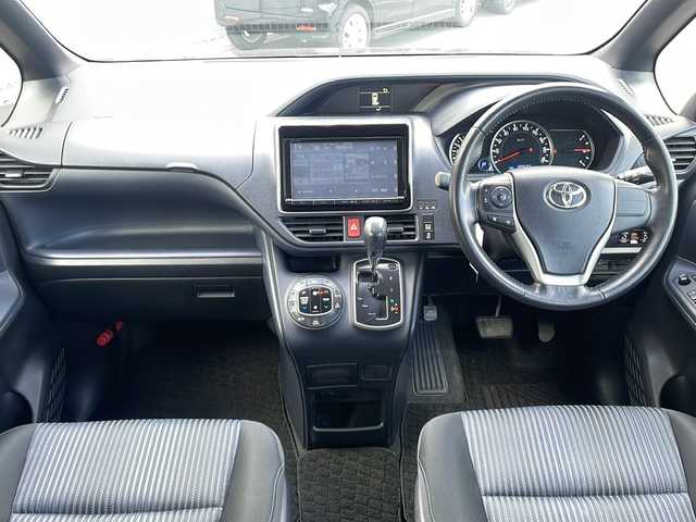 トヨタ ノア Si 長野県 2014(平26)年 12.1万km ダークバイオレットマイカメタリック (株)IDOMが運営する【じしゃロン長野店】の自社ローン専用車両になりますこちらは現金またはオートローンご利用時の価格です。自社ローンご希望の方は別途その旨お申付け下さい/純正ナビ　/バックカメラ　/ＥＴＣ　/ステアリングスイッチ　/両側パワースライドドア　/フリップダウンモニター　/前後ドライブレコーダー　/純正１６インチアルミホイール