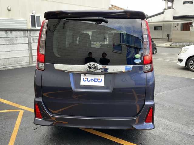 トヨタ ノア Si 長野県 2014(平26)年 12.1万km ダークバイオレットマイカメタリック (株)IDOMが運営する【じしゃロン長野店】の自社ローン専用車両になりますこちらは現金またはオートローンご利用時の価格です。自社ローンご希望の方は別途その旨お申付け下さい/純正ナビ　/バックカメラ　/ＥＴＣ　/ステアリングスイッチ　/両側パワースライドドア　/フリップダウンモニター　/前後ドライブレコーダー　/純正１６インチアルミホイール