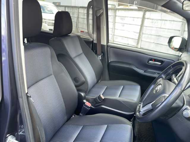 トヨタ ノア Si 長野県 2014(平26)年 12.1万km ダークバイオレットマイカメタリック (株)IDOMが運営する【じしゃロン長野店】の自社ローン専用車両になりますこちらは現金またはオートローンご利用時の価格です。自社ローンご希望の方は別途その旨お申付け下さい/純正ナビ　/バックカメラ　/ＥＴＣ　/ステアリングスイッチ　/両側パワースライドドア　/フリップダウンモニター　/前後ドライブレコーダー　/純正１６インチアルミホイール