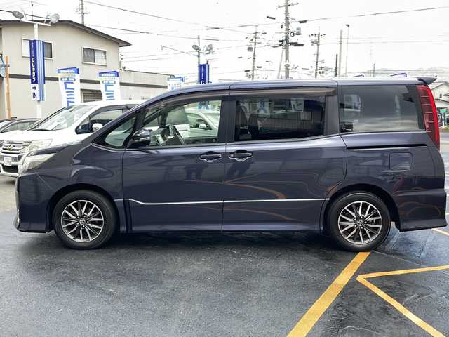 トヨタ ノア Si 長野県 2014(平26)年 12.1万km ダークバイオレットマイカメタリック (株)IDOMが運営する【じしゃロン長野店】の自社ローン専用車両になりますこちらは現金またはオートローンご利用時の価格です。自社ローンご希望の方は別途その旨お申付け下さい/純正ナビ　/バックカメラ　/ＥＴＣ　/ステアリングスイッチ　/両側パワースライドドア　/フリップダウンモニター　/前後ドライブレコーダー　/純正１６インチアルミホイール