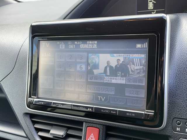 トヨタ ノア Si 長野県 2014(平26)年 12.1万km ダークバイオレットマイカメタリック (株)IDOMが運営する【じしゃロン長野店】の自社ローン専用車両になりますこちらは現金またはオートローンご利用時の価格です。自社ローンご希望の方は別途その旨お申付け下さい/純正ナビ　/バックカメラ　/ＥＴＣ　/ステアリングスイッチ　/両側パワースライドドア　/フリップダウンモニター　/前後ドライブレコーダー　/純正１６インチアルミホイール