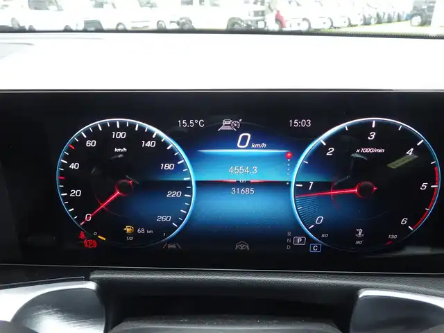 メルセデス・ベンツ ＧＬＢ２００ｄ AMGライン 千葉県 2020(令2)年 3.2万km イリジウムシルバー レーダーセーフティパッケージ/アクティブブレーキアシスト/アクティブレーンキーピングアシスト/レーンチェンジアシスト/ブラインドスポットアシスト/アテンションアシストト/パノラミックスライディングルーフ/ディストロニック/パワーバックドア/ハーフレザーシート/前席パワーシート/シートヒーター/純正ナビ/地デジTV/【Bluetooth接続】/360°カメラ/ドライブレコーダー（前後撮影）/革巻きステアリング/ステアリングスイッチ/パドルシフト/ETC/LEDヘッドライト/ウインカーミラー/パークトロニック/純正19インチアルミホイル/サイド/カーテンエアバッグ/キーレスゴー