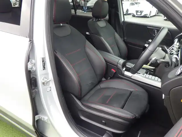 メルセデス・ベンツ ＧＬＢ２００ｄ AMGライン 千葉県 2020(令2)年 3.2万km イリジウムシルバー レーダーセーフティパッケージ/アクティブブレーキアシスト/アクティブレーンキーピングアシスト/レーンチェンジアシスト/ブラインドスポットアシスト/アテンションアシストト/パノラミックスライディングルーフ/ディストロニック/パワーバックドア/ハーフレザーシート/前席パワーシート/シートヒーター/純正ナビ/地デジTV/【Bluetooth接続】/360°カメラ/ドライブレコーダー（前後撮影）/革巻きステアリング/ステアリングスイッチ/パドルシフト/ETC/LEDヘッドライト/ウインカーミラー/パークトロニック/純正19インチアルミホイル/サイド/カーテンエアバッグ/キーレスゴー