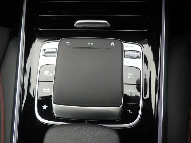 メルセデス・ベンツ ＧＬＢ２００ｄ AMGライン 千葉県 2020(令2)年 3.2万km イリジウムシルバー レーダーセーフティパッケージ/アクティブブレーキアシスト/アクティブレーンキーピングアシスト/レーンチェンジアシスト/ブラインドスポットアシスト/アテンションアシストト/パノラミックスライディングルーフ/ディストロニック/パワーバックドア/ハーフレザーシート/前席パワーシート/シートヒーター/純正ナビ/地デジTV/【Bluetooth接続】/360°カメラ/ドライブレコーダー（前後撮影）/革巻きステアリング/ステアリングスイッチ/パドルシフト/ETC/LEDヘッドライト/ウインカーミラー/パークトロニック/純正19インチアルミホイル/サイド/カーテンエアバッグ/キーレスゴー