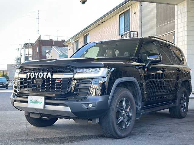トヨタ ランドクルーザー GRスポーツ 京都府 2023(令5)年 4.1万km ブラック 12.3インチ純正ディスプレイオーディオナビ/フルセグTV/CD/DVD再生機能/Bluetooth/Miracast/USB入力端子/ＪＢＬサウンド　/サンルーフ　/ルーフレール/全方位カメラ　/前方純正ドライブレコーダー/ETC2.0/ＨＵＤ　/ディーゼル　/４ＷＤ　/ＢＳＭ　/メモリーシート/ベンチレーター　/シートヒーター/エアシート/ステアリングヒーター/マルチテレインモニター　/ＲＣＴＡ　/ＲＣＤ　/クリアランスソナー　/クールボックス　/３眼ＬＥＤ/オートライト/オートマチックハイビーム/フロントフォグランプ/純正AW18インチ/デフロック/ルーフレール/Wサイドエアバッグ/カーテンエアバッグ