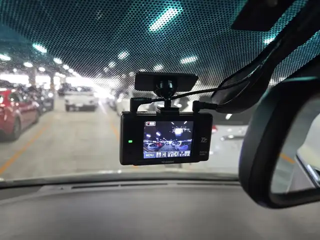 トヨタ アルファードハイブリット G 宮崎県 2013(平25)年 2.8万km ゴールドパールクリスタルシャイン 4WD/ワンオーナー/純正8型ナビ/フルセグTV/両側パワースライドドア/パワーバックドア/バックカメラ/ビルトインETC/ドライブレコーダー/クルーズコントロール/クリアランスソナー/ステアリング連動HIDヘッドランプ/オートライト/デュアルオートエアコン/木目調/革巻きコンビステアリング/ステアリングスイッチ/前席パワーシート/運転席ポジションメモリー/2列目リラックスキャプテンシート/助手席/2列目オットマン/純正16インチアルミホイール/スマートキー/プッシュエンジンスタート/禁煙車