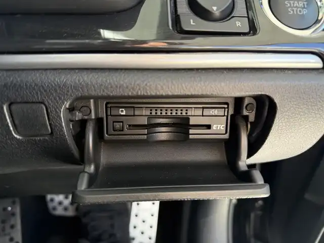 トヨタ クラウン アスリート S 京都府 2013(平25)年 9.8万km ブラック 純正マルチHDDナビ、地デジ、Bluetooth/USB端子/CD/DVD/前席パワーシート/ステアリングスイッチ/バックカメラ/クルーズコントロール/サンルーフ/ディスチャージ/ビルトインETC/保証書/取扱説明書