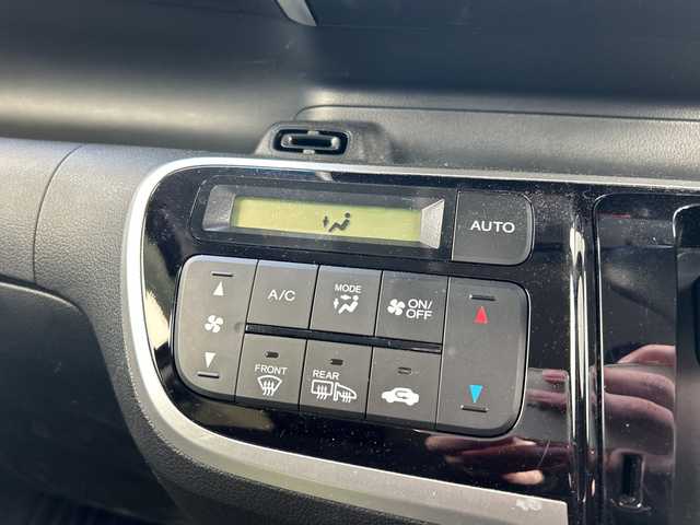 ホンダ Ｎ ＢＯＸ G SSパッケージ 大阪府 2017(平29)年 5.9万km クリスタルブラックパール 衝突軽減　純正ナビ（ＶＸＭ－１７４ＶＦＸＩ）　フルセグＴＶ　ＣＤ　ＤＶＤ　両側パワースライド　前後ドラレコ　バックカメラ　シートヒーター　ＥＴＣ　オートライト　純正フロアマット　