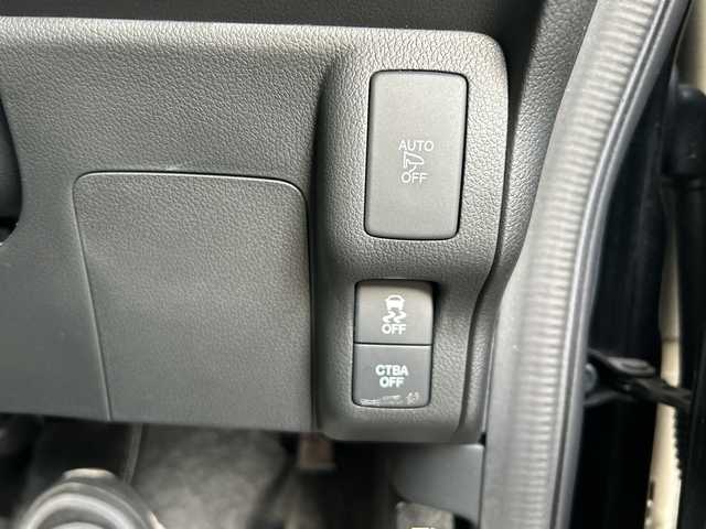 ホンダ Ｎ ＢＯＸ G SSパッケージ 大阪府 2017(平29)年 5.9万km クリスタルブラックパール 衝突軽減　純正ナビ（ＶＸＭ－１７４ＶＦＸＩ）　フルセグＴＶ　ＣＤ　ＤＶＤ　両側パワースライド　前後ドラレコ　バックカメラ　シートヒーター　ＥＴＣ　オートライト　純正フロアマット　