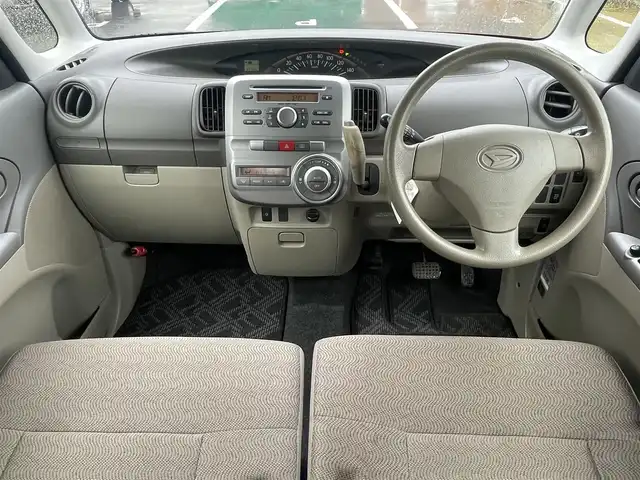 ダイハツ タント X 島根県 2013(平25)年 6.8万km ブライトシルバーメタリック ワンオーナー/純正CDオーディオ　/AM/FM/ETC/アイドリングストップ/片側パワースライドドア　/スマートキー　/純正フロアマット/保証書