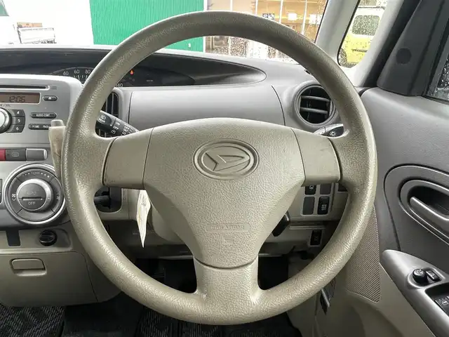 ダイハツ タント X 島根県 2013(平25)年 6.8万km ブライトシルバーメタリック ワンオーナー/純正CDオーディオ　/AM/FM/ETC/アイドリングストップ/片側パワースライドドア　/スマートキー　/純正フロアマット/保証書