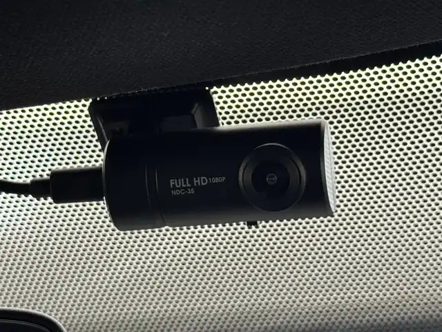 トヨタ カローラ スポーツ ハイブリッドG Z 滋賀県 2020(令2)年 0.5万km パール 純正9インチナビ/Bluetooth/USB/フルセグテレビ/バックカメラ/セーフティセンス/インテリジェントクリアランスソナー/ドライブモードセレクト/LEDヘッドライト/ドライブレコーダー/自動防眩インナーミラー/プッシュスタート/スマートキー