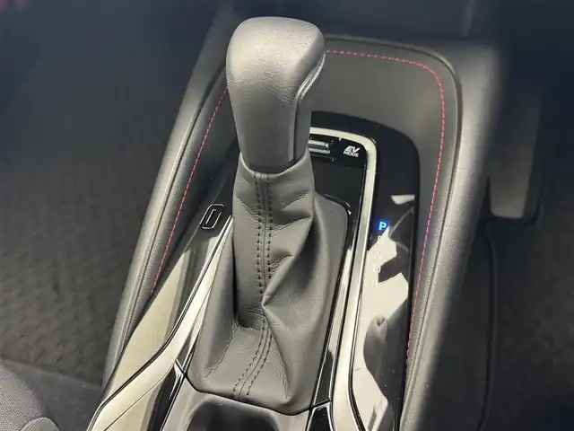 トヨタ カローラ スポーツ ハイブリッドG Z 滋賀県 2020(令2)年 0.5万km パール 純正9インチナビ/Bluetooth/USB/フルセグテレビ/バックカメラ/セーフティセンス/インテリジェントクリアランスソナー/ドライブモードセレクト/LEDヘッドライト/ドライブレコーダー/自動防眩インナーミラー/プッシュスタート/スマートキー