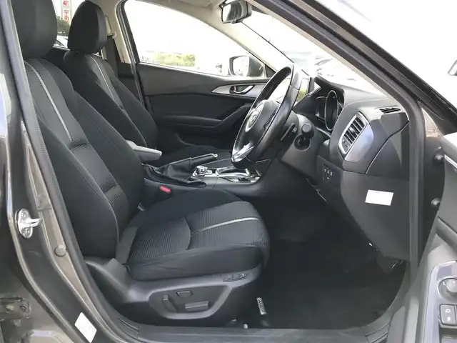 マツダ アクセラ スポーツ 15S プロアクティブ 鳥取県 2018(平30)年 4.4万km マシーングレープレミアムM 純正ナビ/フルセグ/CD/DVD/BT/USB/バックカメラ/衝突軽減ブレーキ/レーダークルーズコントロール/ブラインドスポットモニター/ヘットアップディスプレイ/リアクロストラフィックアラート/ハイビームアシスト/運転席パワーシート/メモリー機能付き/前席シートヒーター/ステアリングヒーター/パドルシフト/LEDヘットライト/フォグライト/純正18インチアルミホイール/プッシュエンジンスタート/アイドリングストップ/スマートキー