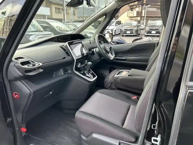 日産 セレナ ハイウェイスター G 島根県 2016(平28)年 5.4万km ダイヤモンドブラック 社外９インチナビ/（Bluetoothオーディオ/フルセグ／ＣＤ／ＳＤ／ＤＶＤ）/バックカメラ/ミラー型前後ドラレコ　/ビルトインＥＴＣ　/クルーズコントロール/ＬＥＤヘッドライト/ハンズフリーパワースライドドア/純正フロアマット　/スマートキー/プッシュスタート　/アイドリングストップ/ウインカーミラー/後席サンシェード/後席プライバシーガラス