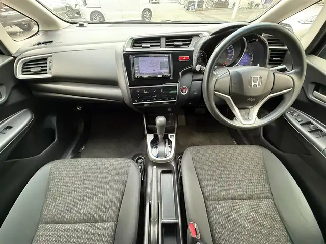 ホンダ フィット 13G Fパッケージ 千葉県 2015(平27)年 8.3万km クリスタルブラックパール ナビ/　(AM/FM/CD/DVD/USB)/ワンセグTV/前後ドライブレコーダー (DRY-TW8500)/ETC/プッシュエンジンスタート/スマートキー×2/アイドリングストップ/ヘッドライトレベライザー/ウィンカー付き電動格納ミラー/純正フロアマット/保証書＆取扱説明書/ナビ取扱説明書