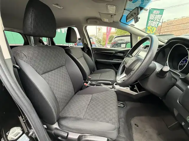 ホンダ フィット 13G Fパッケージ 千葉県 2015(平27)年 8.3万km クリスタルブラックパール ナビ/　(AM/FM/CD/DVD/USB)/ワンセグTV/前後ドライブレコーダー (DRY-TW8500)/ETC/プッシュエンジンスタート/スマートキー×2/アイドリングストップ/ヘッドライトレベライザー/ウィンカー付き電動格納ミラー/純正フロアマット/保証書＆取扱説明書/ナビ取扱説明書