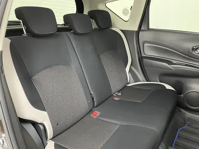 日産 ノート e－パワー X FOUR 道央・札幌 2019(令1)年 0.7万km インペリアルアンバーP ・ワンオーナー/・４WD/・社外SDナビ/　BT/フルセグ/CD/DVD/・アラウンドビューモニター/・インテリジェントルームミラー/・ETC/・エマージェンシーブレーキ/・レーンアシスト/・横滑り防止/・アイドリングストップ/・ステアリングスイッチ/・オートライト/・オートレベリング付きLEDヘッドライト/・前後コーナーセンサー/・社外ドライブレコーダー/・取扱説明書・保証書あり/・プッシュスタート/・純正アルミ付き冬タイヤ積込