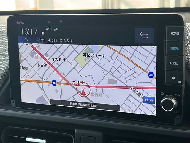 ホンダ フリード ハイブリット e:HEV AIR 静岡県 2025(令7)年 0.4万km ソニックグレーパール 純正ナビ/・FM/・AM/・TV/・Apple Car Play/・Android Auto/・Bluetooth/・USB/主要装備/・バックカメラ/・ホンダセンシング/・車線逸脱防止/・誤発進抑制/・コーナーセンサー/・ＥＴＣ/・追従クルコン/・横滑り防止装置/・ＬＥＤヘッドライト/・サイドカーテンエアバッグ/・純正フロアマット
