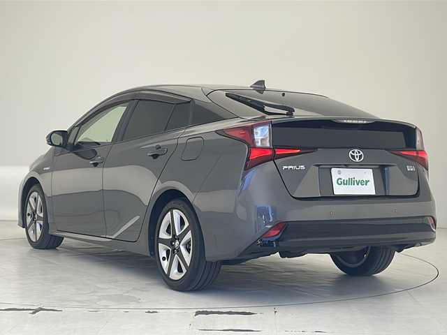 トヨタ プリウス S ツーリングセレクション 沖縄県 2019(令1)年 7.9万km グレーメタリック 純正ナビ(NSZT-W68T)/(フルセグＴＶ/ＴＶキャンセラー　ＤＶＤ再生　ＢＴ接続)　バックカメラ　/社外ドラレコ　/合皮シート　/前席シートヒーター　/前後クリアランスソナー　/純正フロアマット　/ドアバイザー　/オートリトラミラー