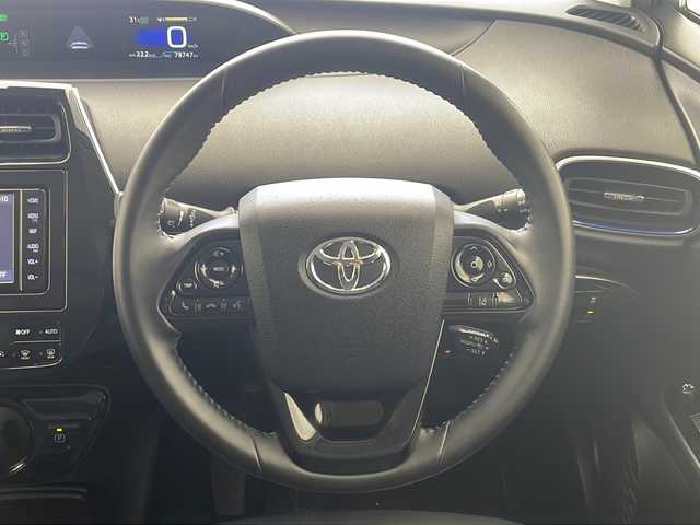 トヨタ プリウス S ツーリングセレクション 沖縄県 2019(令1)年 7.9万km グレーメタリック 純正ナビ(NSZT-W68T)/(フルセグＴＶ/ＴＶキャンセラー　ＤＶＤ再生　ＢＴ接続)　バックカメラ　/社外ドラレコ　/合皮シート　/前席シートヒーター　/前後クリアランスソナー　/純正フロアマット　/ドアバイザー　/オートリトラミラー