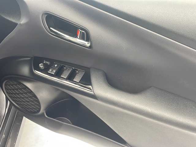 トヨタ プリウス S ツーリングセレクション 沖縄県 2019(令1)年 7.9万km グレーメタリック 純正ナビ(NSZT-W68T)/(フルセグＴＶ/ＴＶキャンセラー　ＤＶＤ再生　ＢＴ接続)　バックカメラ　/社外ドラレコ　/合皮シート　/前席シートヒーター　/前後クリアランスソナー　/純正フロアマット　/ドアバイザー　/オートリトラミラー