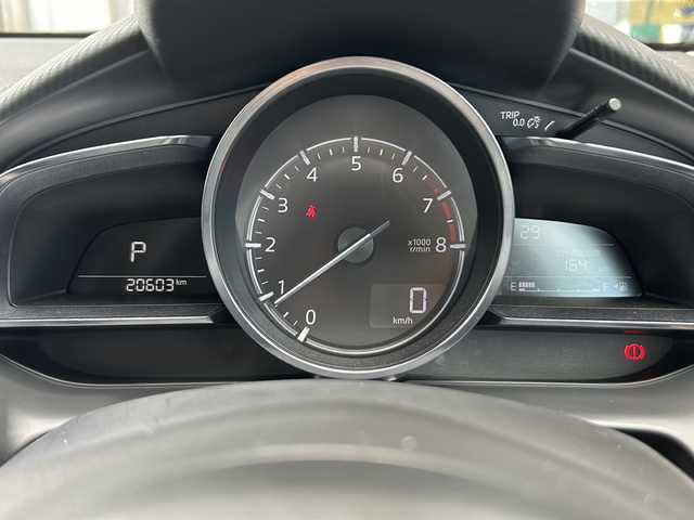 マツダ デミオ 13Sテーラードブラウン 静岡県 2017(平29)年 2.1万km ディープクリムゾンマイカ 純正ナビ/・FM/AM/・aha/・Stitcher/・Bluetooth/・USB/・CD/・AUX/・DVD/・フルセグTV/主要装備/・テーラードブラウン専用内装/・純正ナビ/・バックカメラ/・ＬＥＤヘッドライト/・ヘッドアップディスプレイ/・ブラインドスポットモニター/・車線逸脱警報/・パーキングセンサー/・レーダークルコン/・ＳＢＳ／ＳＣＢＳ/・ドライバーアテンションアラート/・純正１５インチAW(高輝度ダーク塗装)/・運転席+助手席シートヒーター/・サイドカーテンエアバッグ/・MTモード付AT