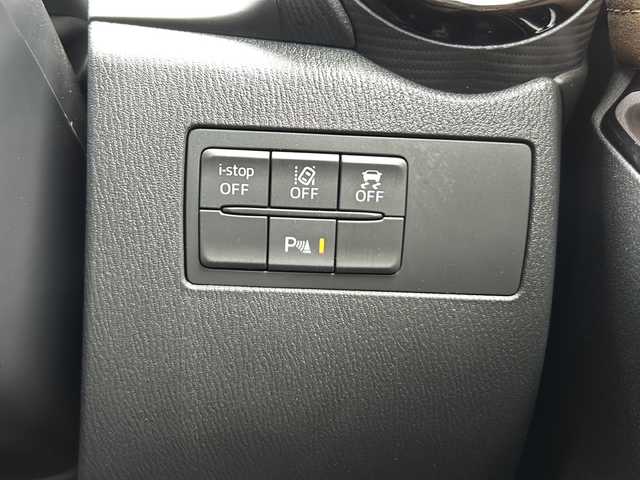 マツダ デミオ 13Sテーラードブラウン 静岡県 2017(平29)年 2.1万km ディープクリムゾンマイカ 純正ナビ/・FM/AM/・aha/・Stitcher/・Bluetooth/・USB/・CD/・AUX/・DVD/・フルセグTV/主要装備/・テーラードブラウン専用内装/・純正ナビ/・バックカメラ/・ＬＥＤヘッドライト/・ヘッドアップディスプレイ/・ブラインドスポットモニター/・車線逸脱警報/・パーキングセンサー/・レーダークルコン/・ＳＢＳ／ＳＣＢＳ/・ドライバーアテンションアラート/・純正１５インチAW(高輝度ダーク塗装)/・運転席+助手席シートヒーター/・サイドカーテンエアバッグ/・MTモード付AT