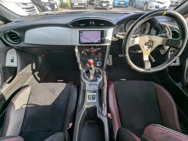 スバル ＢＲＺ S 栃木県 2012(平24)年 13.5万km サテンホワイトパール (株)IDOMが運営する【じしゃロン宇都宮店】の自社ローン対象車両になります。こちらは現金またはオートローンご利用時の価格です。自社ローンご希望の方は別途その旨お申付け下さい/社外ナビ/シートヒーター/ハーフレザーシート/ETC/パドルシフト/車高調/プッシュスタート/スマートキー