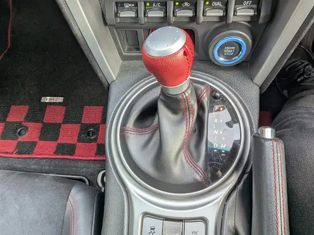 スバル ＢＲＺ S 栃木県 2012(平24)年 13.5万km サテンホワイトパール (株)IDOMが運営する【じしゃロン宇都宮店】の自社ローン対象車両になります。こちらは現金またはオートローンご利用時の価格です。自社ローンご希望の方は別途その旨お申付け下さい/社外ナビ/シートヒーター/ハーフレザーシート/ETC/パドルシフト/車高調/プッシュスタート/スマートキー