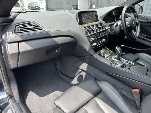 ＢＭＷ ６４０ｉ クーペ Mスポーツ 福島県 2018(平30)年 2.1万km サファイアブラックP サンルーフ/アダプティブクルーズコントロール/黒革シート/ヘッドアップディスプレイ/ブラインドスポットミニター/レーンディパーチャーウォーニング/コンフォートアクセス/純正20AW/純正HDDナビ(BT/USB/CD/DVD/AUX)/フルセグTV/バックカメラ/メモリ付パワーシート(D・N)/シートヒーター(D・N)/パドルシフト/ドライブモード/ステアリングスイッチ/LEDライト/オートライト/ドライブレコーダー(前方のみ)/取扱説明書/保証書/スペアキー