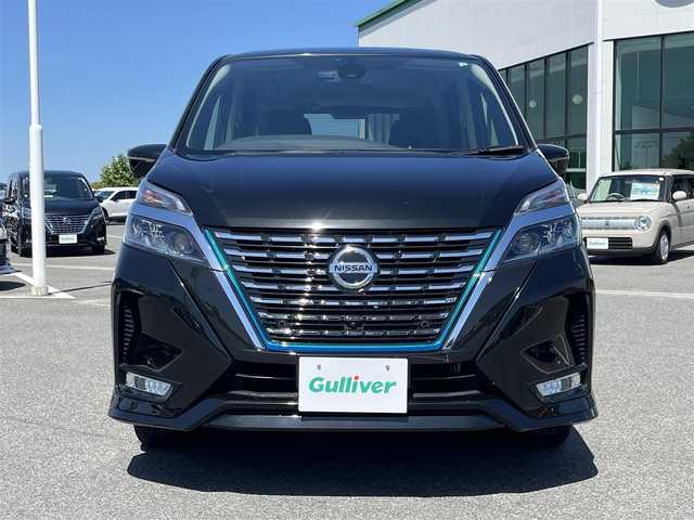 日産 セレナ e－パワー ハイウェイスター V 奈良県 2020(令2)年 4.9万km ダイヤモンドブラック 純正１０インチナビ/（フルセグ／ＢＴ／ＣＤ／ＤＶＤ）/プロパイロット/レーダークルーズコントロール/全方位モニター/ブラインドスポットモニター/前後コーナーセンサー/パーキングアシスト/衝突軽減システム/レーンキープアシスト/両側パワースライドドア/後席サンシェード/純正前方ドライブレコーダー（ナビ連動）/LEDヘッドライト/ＥＴＣ/純正16インチAW/取り扱い説明書/スペアキーX1