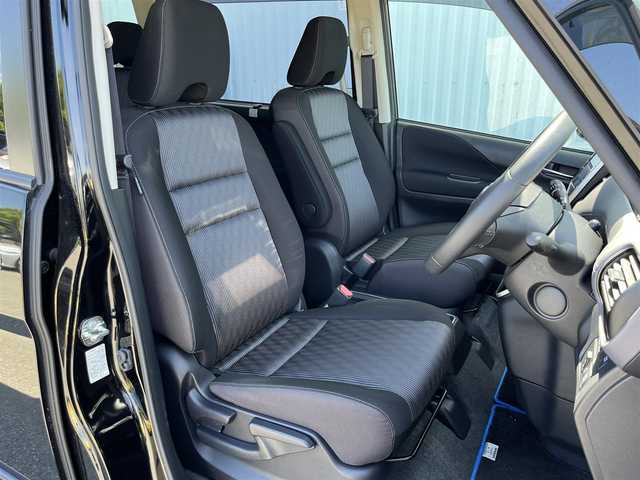 日産 セレナ e－パワー ハイウェイスター V 奈良県 2020(令2)年 4.9万km ダイヤモンドブラック 純正１０インチナビ/（フルセグ／ＢＴ／ＣＤ／ＤＶＤ）/プロパイロット/レーダークルーズコントロール/全方位モニター/ブラインドスポットモニター/前後コーナーセンサー/パーキングアシスト/衝突軽減システム/レーンキープアシスト/両側パワースライドドア/後席サンシェード/純正前方ドライブレコーダー（ナビ連動）/LEDヘッドライト/ＥＴＣ/純正16インチAW/取り扱い説明書/スペアキーX1