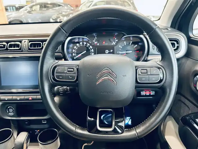 シトロエン Ｃ３ オリジンズ 大阪府 2019(令1)年 3.7万km 黒 純正ディスプレイオーディオ/applecarplay/バックカメラ/クルコン/純正17インチAW/クリアランスソナー/ブラインドスポット/ETC/USB/Bluetooth