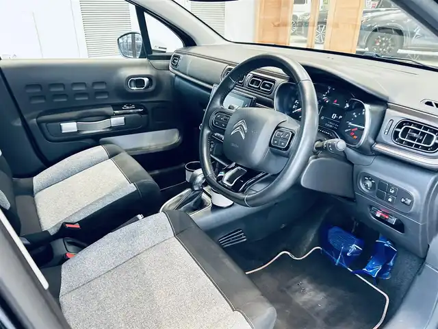 シトロエン Ｃ３ オリジンズ 大阪府 2019(令1)年 3.7万km 黒 純正ディスプレイオーディオ/applecarplay/バックカメラ/クルコン/純正17インチAW/クリアランスソナー/ブラインドスポット/ETC/USB/Bluetooth