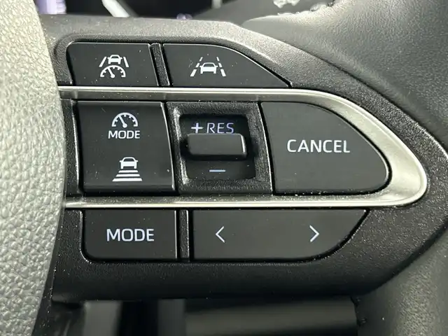 トヨタ ヴォクシー S－Z 愛知県 2023(令5)年 1.6万km アティチュードブラックマイカ 禁煙車/純正１０．５インチナビ/（CD/DVD/Bluetooth/フルセグＴＶ/USB/HDMI)/バックカメラ　/トヨタセーフティーセンス/・レーンディパーチャーアラート/・リヤクロストラフィックアラート/・レーンチェンジアシスト/・プリクラッシュセーフティー/・パーキングサポートブレーキ/・フロントクロストラフィックアラート/・レーダークルーズコントロール/・オートマチックハイビーム/クリアランスソナー/安心降車アシスト/プロアクティブドライビングアシスト/レーダークルーズコントロール　/ブラインドスポットモニター/ETC2.0/快適パッケージ/ハーフレザーシート/両側パワースライドドア　/パワーバックドア　/プッシュスタート/スマートキー/純正17インチアルミホイール/LEDヘッドライト