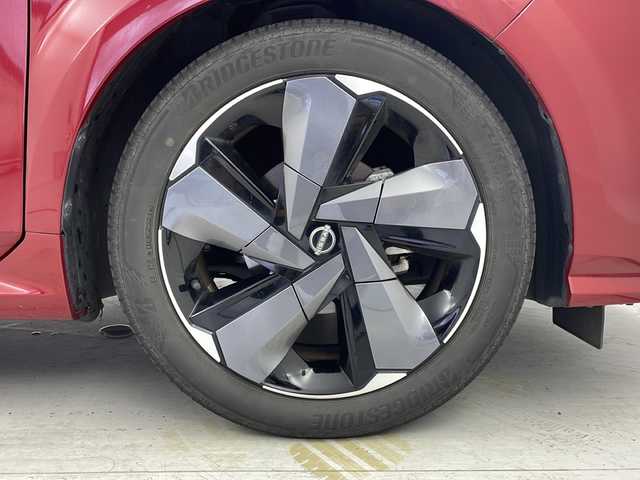 日産 オーラ G 茨城県 2021(令3)年 5万km ガーネットレッド/スーパーブラック 2トーン ＢＯＳＥサウンド　ワイヤレス充電器　ＵＳＢ端子　ビルトインＥＴＣ２．０　純正９型ナビ　フルセグＴＶ　全周囲カメラ　プロパイロット　アダプティブクルーズコントロール　ＬＥＤライト　純正アルミホイール