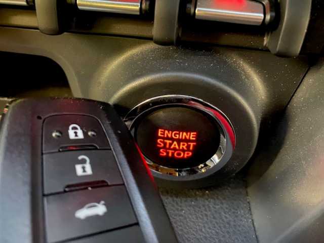 トヨタ ８６ GT 愛知県 2020(令2)年 2.3万km ピュアレッド 社外SDナビ/(CD/DVD/BT/AM/FM)/フルセグテレビ/バックカメラ/クルーズコントロール/プッシュスタート/LEDヘッドライト/パドルシフト