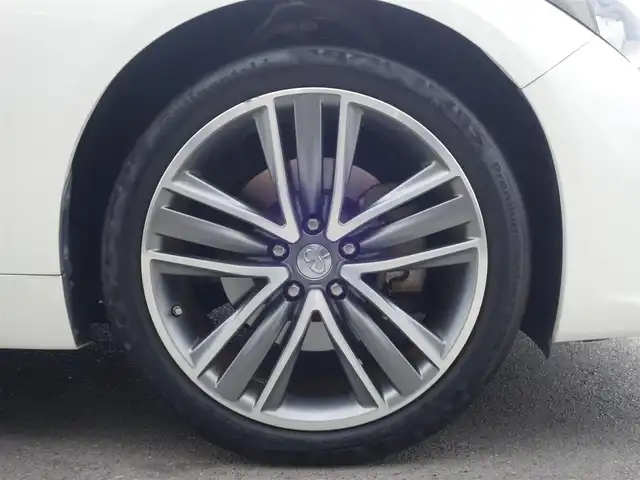 日産 スカイライン 200GT－t タイプSP 静岡県 2014(平26)年 9.5万km クリスタルホワイトパール ワンオーナー/純正メーカーナビ/CD/DVD/BT/MusicBoX/AUX/USB/フルセグTV/ビルトインETC/純正前方ドライブレコーダー/全方位運転支援システム/　車線逸脱防止支援システム/　車線逸脱警報/　後側方衝突防止支援システム/　後側方車両検知平警報　/　後退時衝突防止システム/　前方衝突予測警報/　エマージェンシーブレーキ/　インテリジェントクルーズコントロール/　インテリジェントペダル/　アラウンドビューモニタ/　フロント/バックソナー/前席パワーシート/シートヒーター/純正LEDヘッドライト/純正フロアマット/スマートキー2個/取扱説明書/保証書