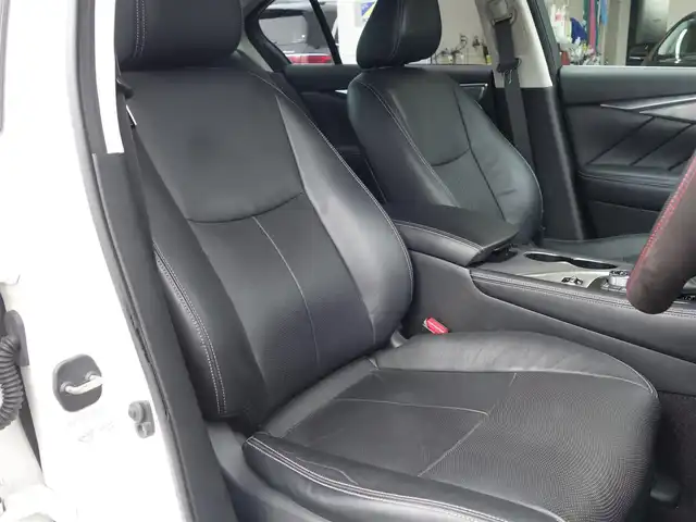 日産 スカイライン 200GT－t タイプSP 静岡県 2014(平26)年 9.5万km クリスタルホワイトパール ワンオーナー/純正メーカーナビ/CD/DVD/BT/MusicBoX/AUX/USB/フルセグTV/ビルトインETC/純正前方ドライブレコーダー/全方位運転支援システム/　車線逸脱防止支援システム/　車線逸脱警報/　後側方衝突防止支援システム/　後側方車両検知平警報　/　後退時衝突防止システム/　前方衝突予測警報/　エマージェンシーブレーキ/　インテリジェントクルーズコントロール/　インテリジェントペダル/　アラウンドビューモニタ/　フロント/バックソナー/前席パワーシート/シートヒーター/純正LEDヘッドライト/純正フロアマット/スマートキー2個/取扱説明書/保証書