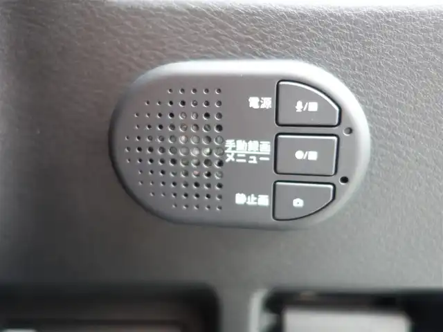日産 スカイライン 200GT－t タイプSP 静岡県 2014(平26)年 9.5万km クリスタルホワイトパール ワンオーナー/純正メーカーナビ/CD/DVD/BT/MusicBoX/AUX/USB/フルセグTV/ビルトインETC/純正前方ドライブレコーダー/全方位運転支援システム/　車線逸脱防止支援システム/　車線逸脱警報/　後側方衝突防止支援システム/　後側方車両検知平警報　/　後退時衝突防止システム/　前方衝突予測警報/　エマージェンシーブレーキ/　インテリジェントクルーズコントロール/　インテリジェントペダル/　アラウンドビューモニタ/　フロント/バックソナー/前席パワーシート/シートヒーター/純正LEDヘッドライト/純正フロアマット/スマートキー2個/取扱説明書/保証書