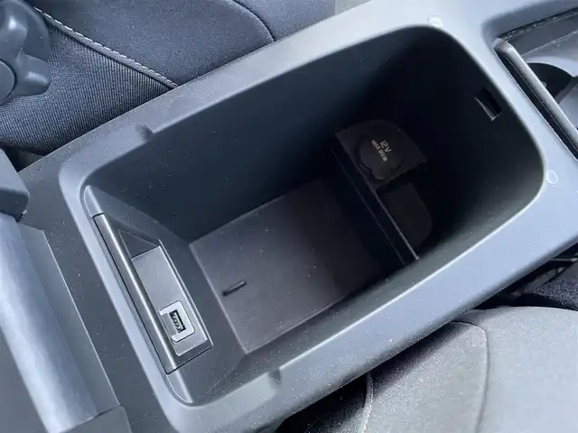 ボルボ Ｖ４０ 道南・函館 2016(平28)年 3.5万km アイスホワイト /ワンオーナー//純正ナビ//社外AW付き夏冬タイヤ//バックカメラ//パワーバックドア//シートヒーター//パワーシート//レーダークルーズコントロール//車線逸脱警報//オートハイビーム//コーナーセンサー//ETC